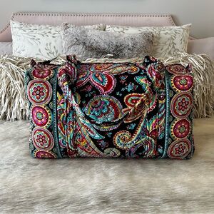 VERA BRADLEY Symphony In Hue Medium Duffle Bag Carryon Travel Black Red Paisley